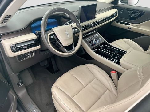 Used 2023 Lincoln Aviator Reserve w/ Elements Package Plus RWD image 9