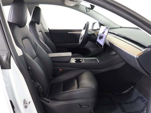 Used 2023 Tesla Model Y Long Range image 32