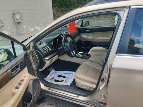 Used 2016 Subaru Outback 2.5i Limited AWD/4WD image 13