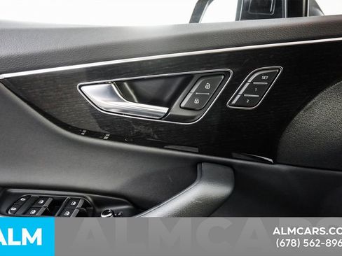 Used 2025 Audi Q7 3.0T Premium image 54