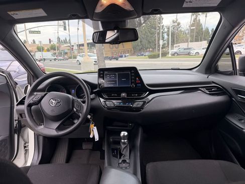 Used 2019 Toyota C-HR LE FWD image 17