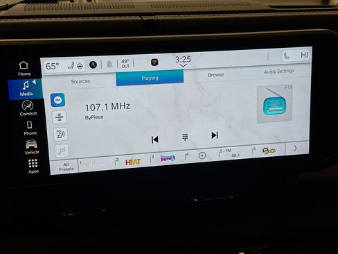 Used 2025 Jeep Wrangler Sahara image 21