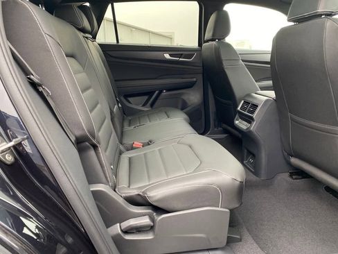 New 2025 Volkswagen Atlas Cross Sport SEL image 34