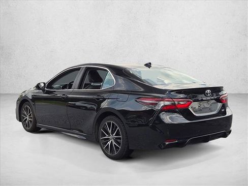 Used 2023 Toyota Camry SE FWD image 7