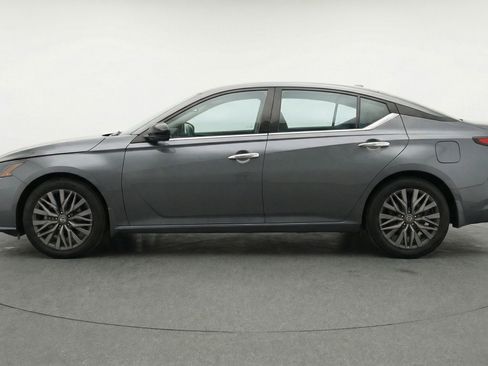 Used 2025 Nissan Altima 2.5 SV image 5