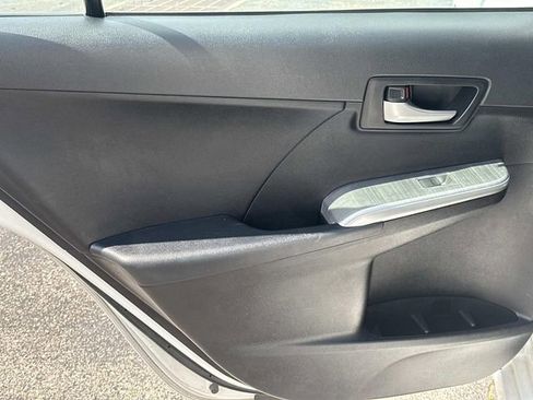 Used 2014 Toyota Camry SE w/ Moonroof Package image 11