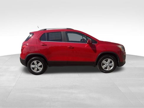 Used 2016 Chevrolet Trax LT w/ LT Sun and Sound Package AWD/4WD image 5