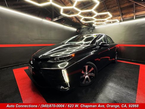 Used 2019 Toyota Mirai FWD image 2