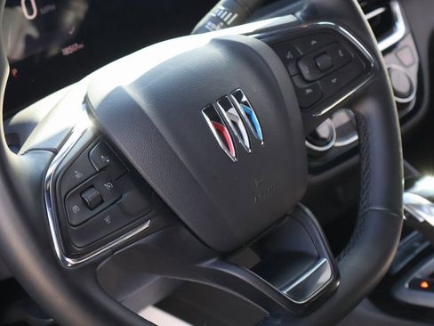 Used 2025 Buick Envista Sport Touring image 23
