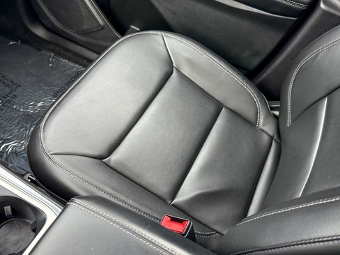 Certified 2022 Ford Explorer XLT w/ Equipment Group 202A image 38