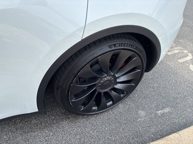 Used 2023 Tesla Model Y Performance AWD/4WD image 7
