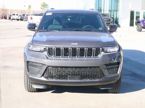 New 2025 Jeep Grand Cherokee Laredo X w/ Luxury Tech Group I RWD image 9