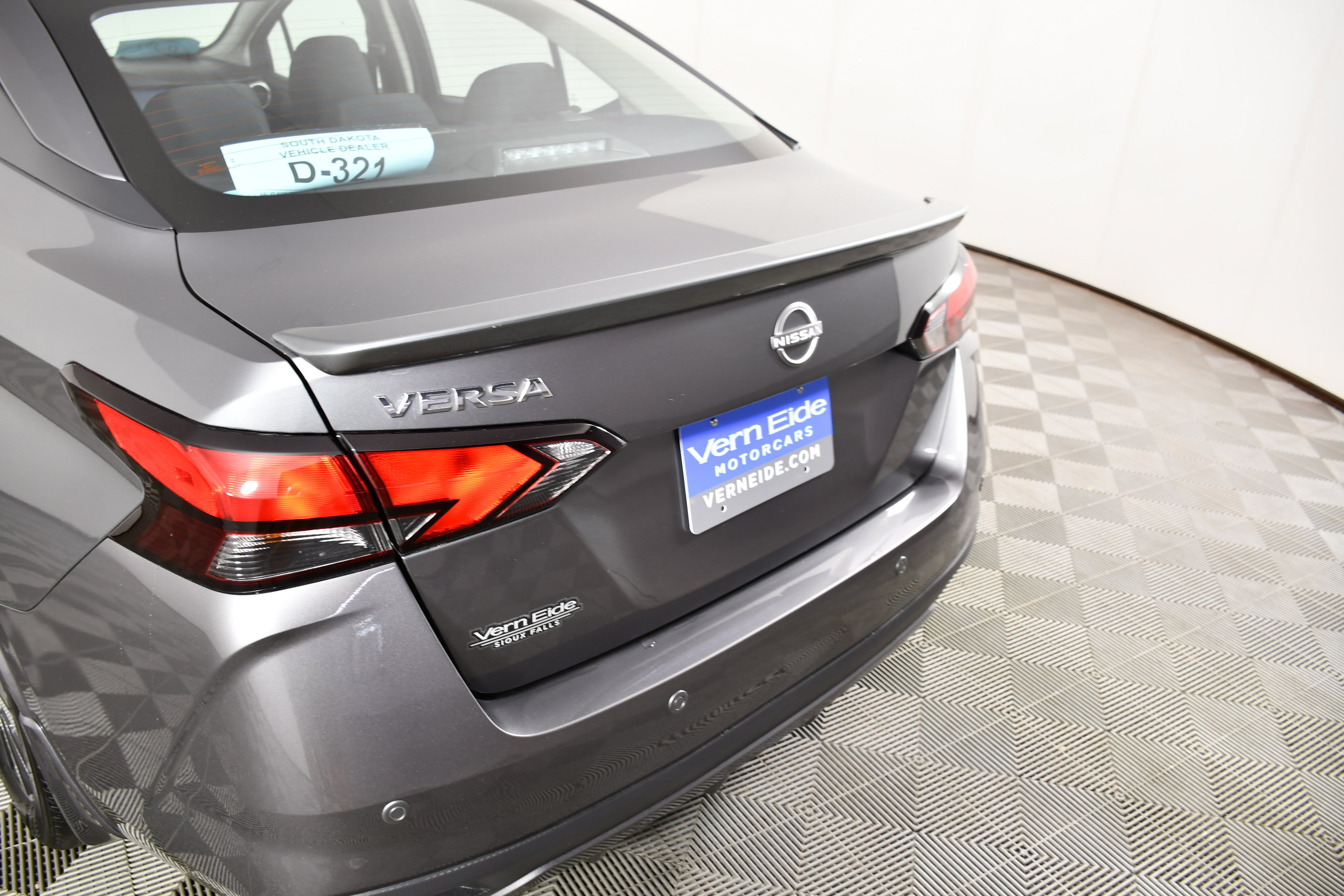 Used 2025 Nissan Versa SV w/ Trunk Package FWD image 15
