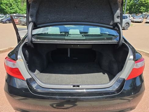 Used 2015 Toyota Camry LE FWD image 19