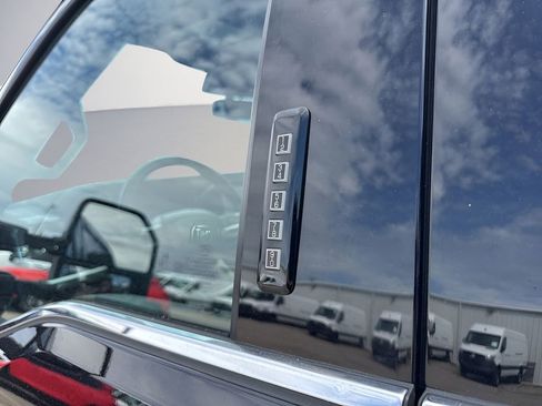 Used 2023 Ford F250 Platinum AWD/4WD image 34