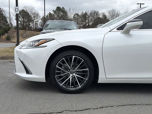 Used 2024 Lexus ES 350 Luxury image 9