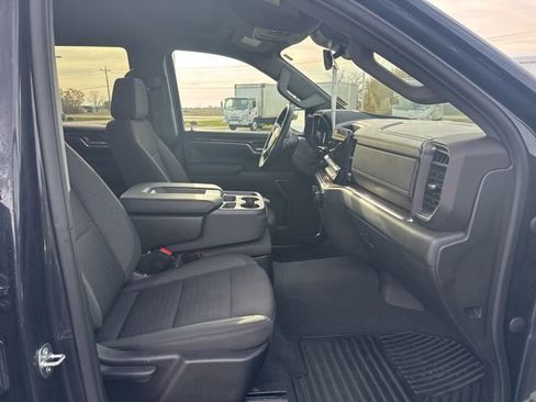 Used 2024 Chevrolet Silverado 1500 LT image 30
