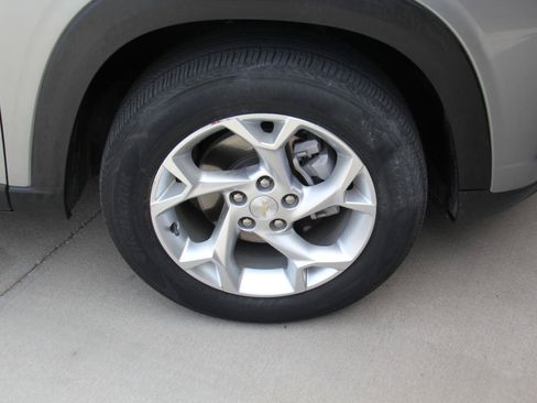 Used 2024 Chevrolet Trax LS w/ LS Convenience Package FWD image 29