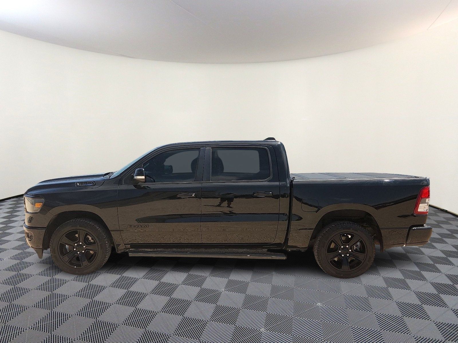 Used 2021 RAM 1500 Big Horn AWD/4WD image 2
