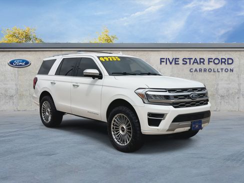 Used 2023 Ford Expedition Platinum RWD image 2
