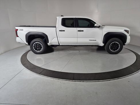 New 2026 Toyota Tacoma SR5 image 5