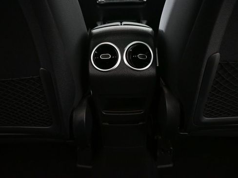 Certified 2023 Mercedes-Benz GLB 250 image 18