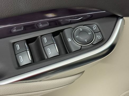 Used 2023 Cadillac XT4 Luxury w/ Cold Weather Package image 29