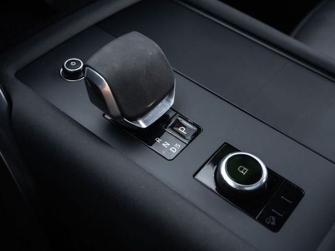 Used 2023 Land Rover Discovery Metropolitan Edition AWD/4WD image 29