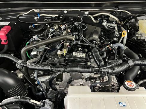 Used 2025 Toyota Tacoma TRD Sport image 33