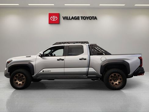 Certified 2025 Toyota Tacoma 4x4 Double Cab Hybrid image 2