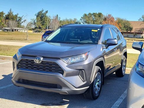 Used 2021 Toyota RAV4 LE image 11