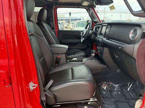 Used 2022 Jeep Wrangler Unlimited Rubicon 4xe w/ Cold Weather Group image 17