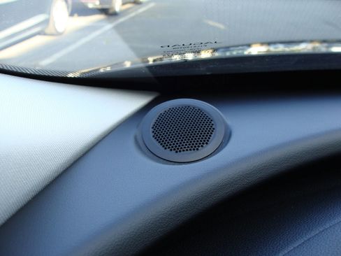 Used 2017 Jaguar XF Premium image 33