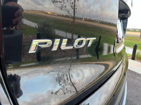Used 2021 Honda Pilot Elite image 8