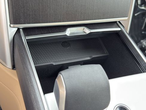 New 2025 Land Rover Range Rover SE image 23