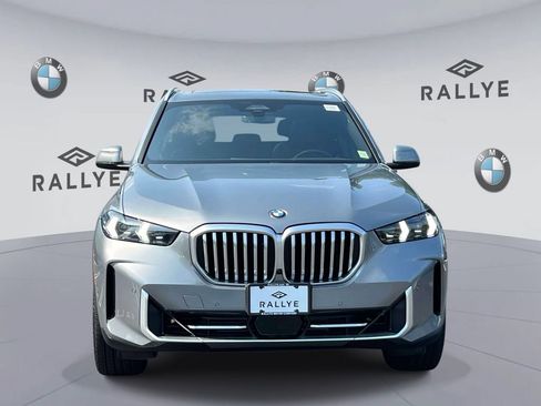 Used 2024 BMW X5 xDrive40i w/ Parking Assistance Package AWD/4WD image 2