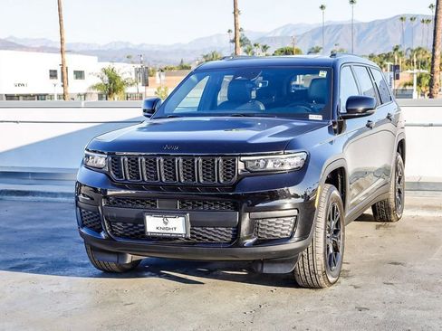 New 2025 Jeep Grand Cherokee L Altitude image 4