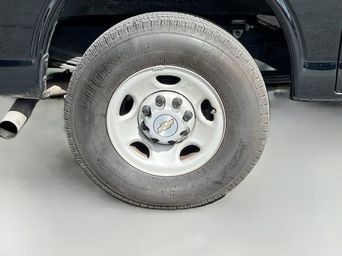 Used 2024 Chevrolet Express 2500 w/ Driver Convenience Package image 26