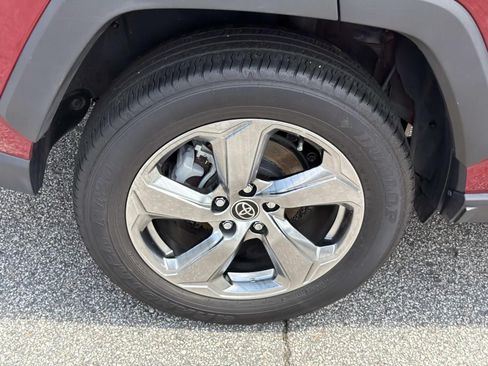 Used 2021 Toyota RAV4 Limited AWD/4WD image 17