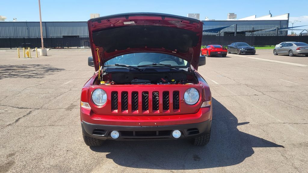 Used 2014 Jeep Patriot Latitude FWD image 35