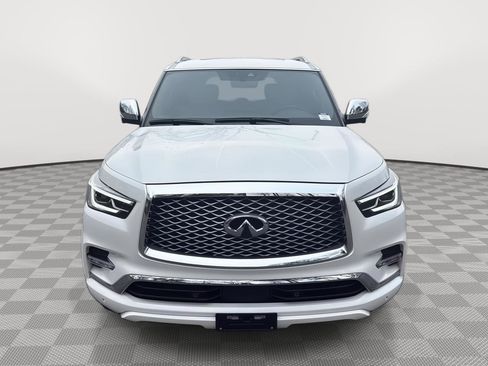 Used 2023 INFINITI QX80 Sensory w/ All-Season Package image 2