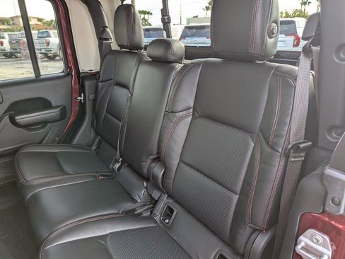 Used 2021 Jeep Gladiator Sport image 14