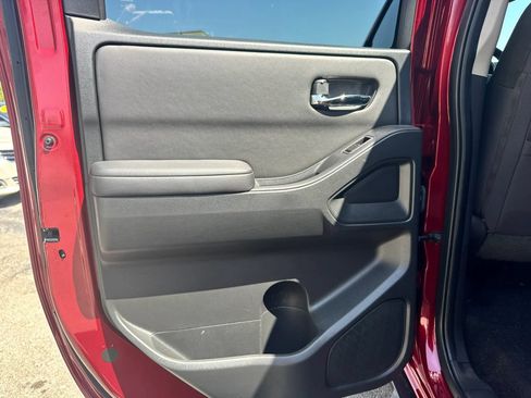 Used 2022 Nissan Frontier SV AWD/4WD image 21