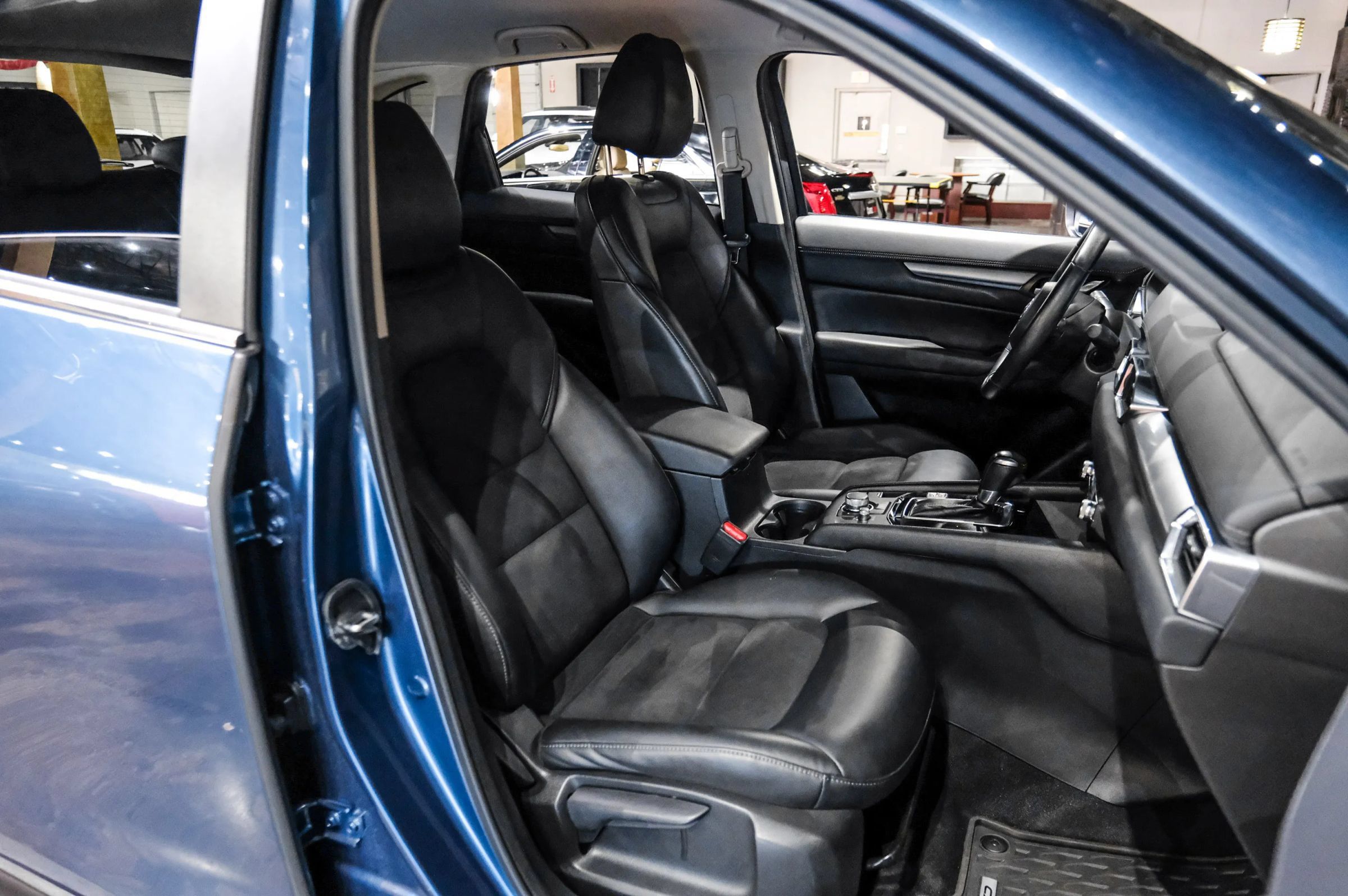 Used 2020 MAZDA CX-5 Touring FWD image 39