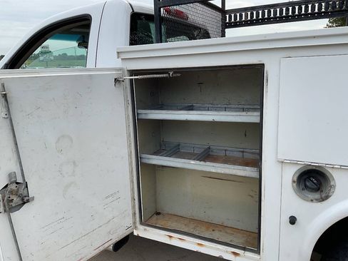 Used 2014 Chevrolet Silverado 3500 W/T AWD/4WD image 17
