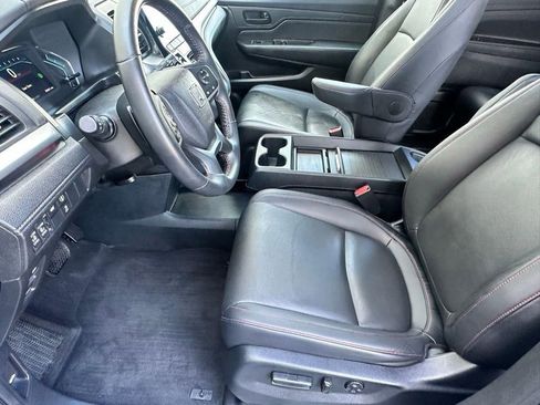 Used 2023 Honda Odyssey Sport image 6