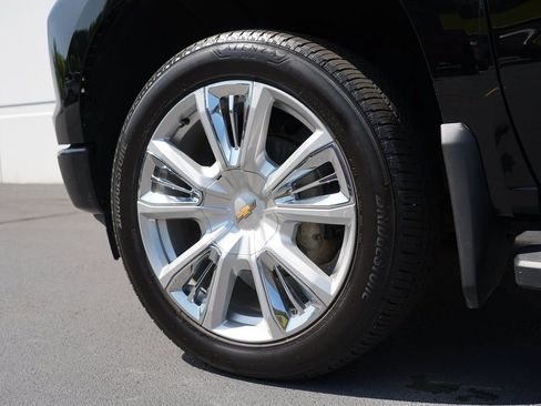 Certified 2022 Chevrolet Silverado 1500 High Country w/ High Country Premium Package AWD/4WD image 36