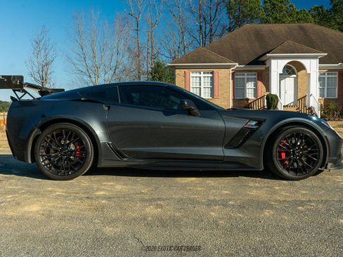Used 2019 Chevrolet Corvette Z06 RWD image 9