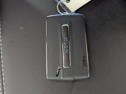 New 2025 Jeep Grand Cherokee Limited image 31