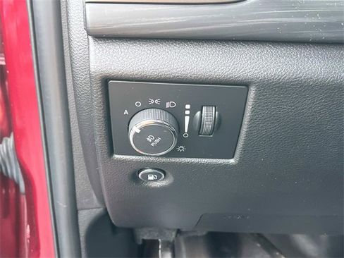 Used 2020 Jeep Grand Cherokee Altitude image 29